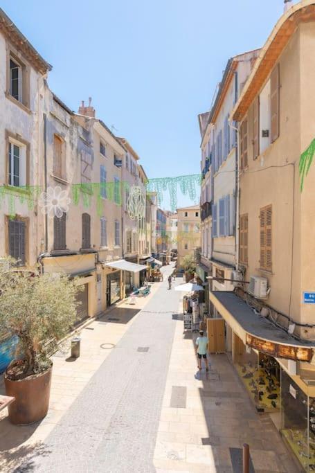 Charmant T3 Sur Jolie Place, Parking Inclus, Clim La Ciotat Exterior photo